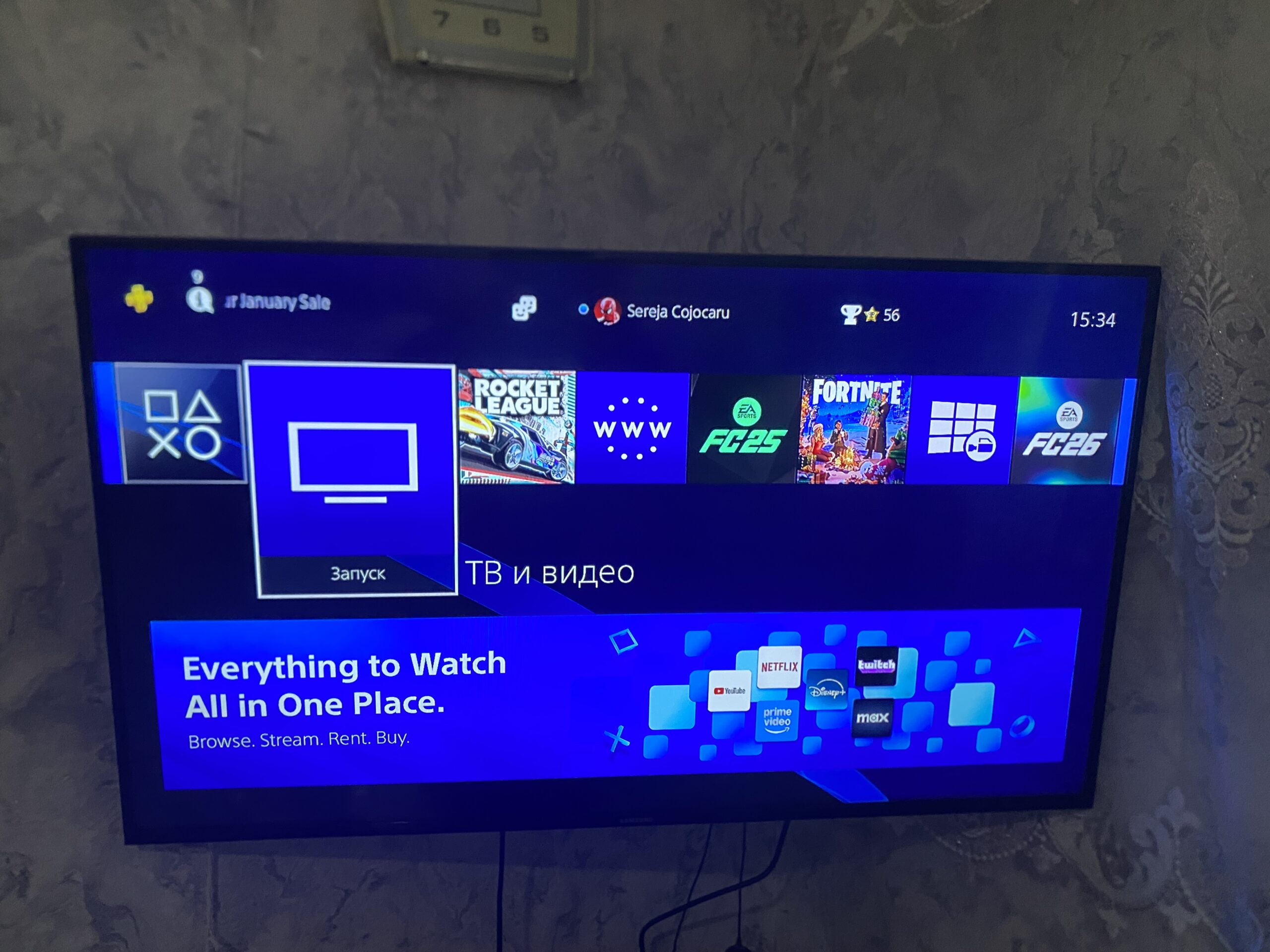 Продаю PlayStation 4 Pro 1T вместе с аккаунтам