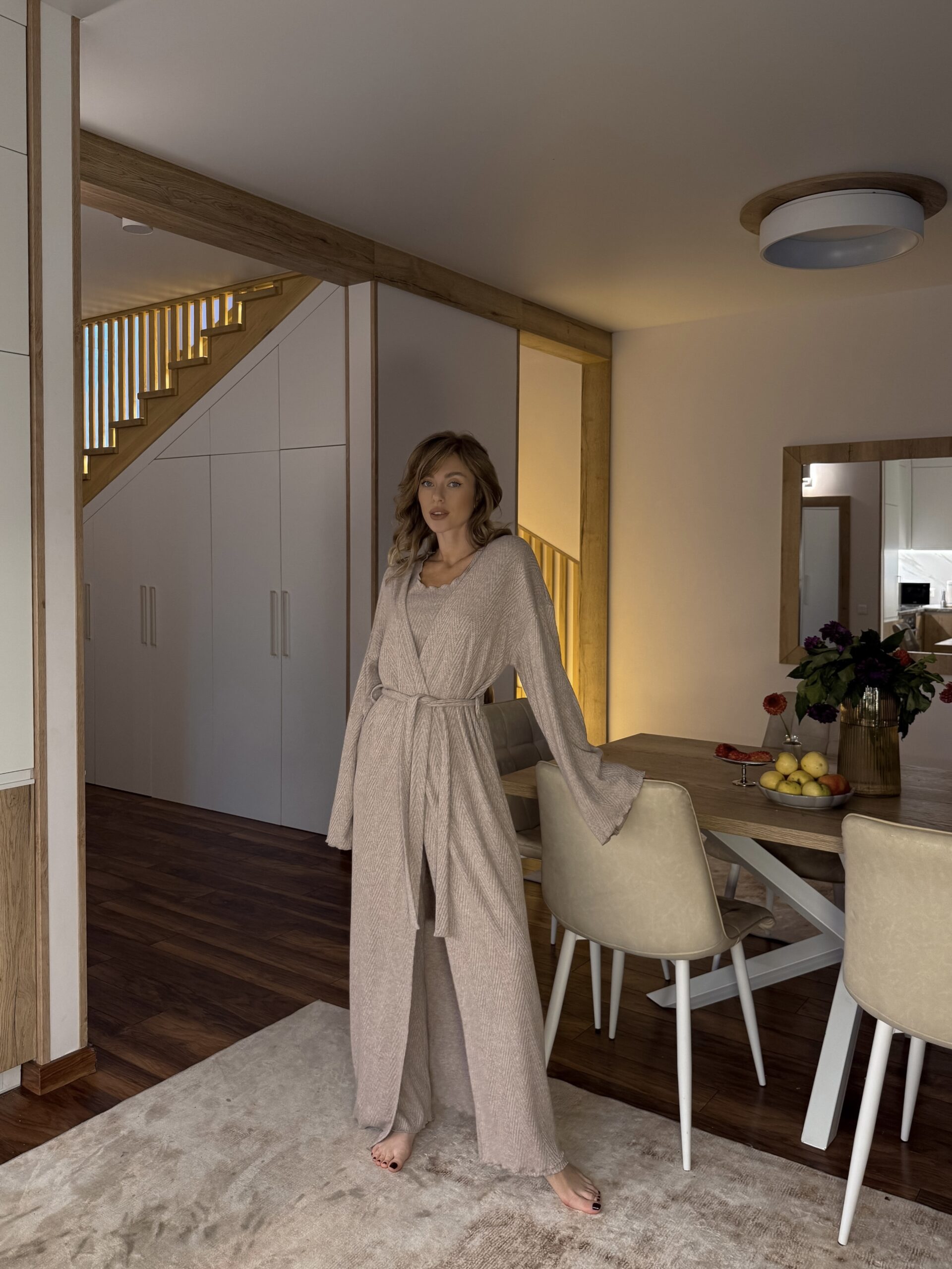 Женский домашний комплект – топ, штаны и халат