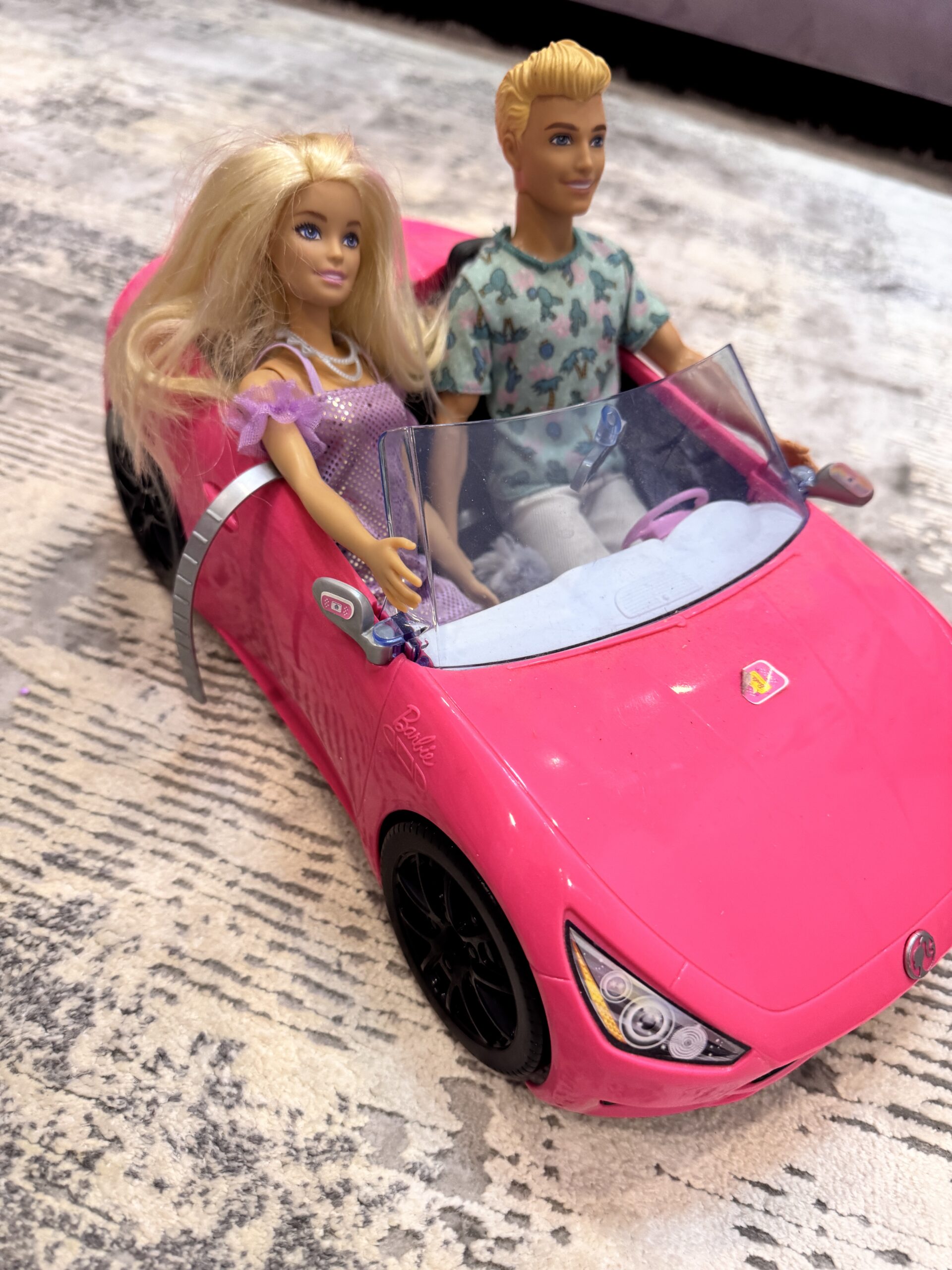 Casă Barbie originală – 3 etaje practic nouă