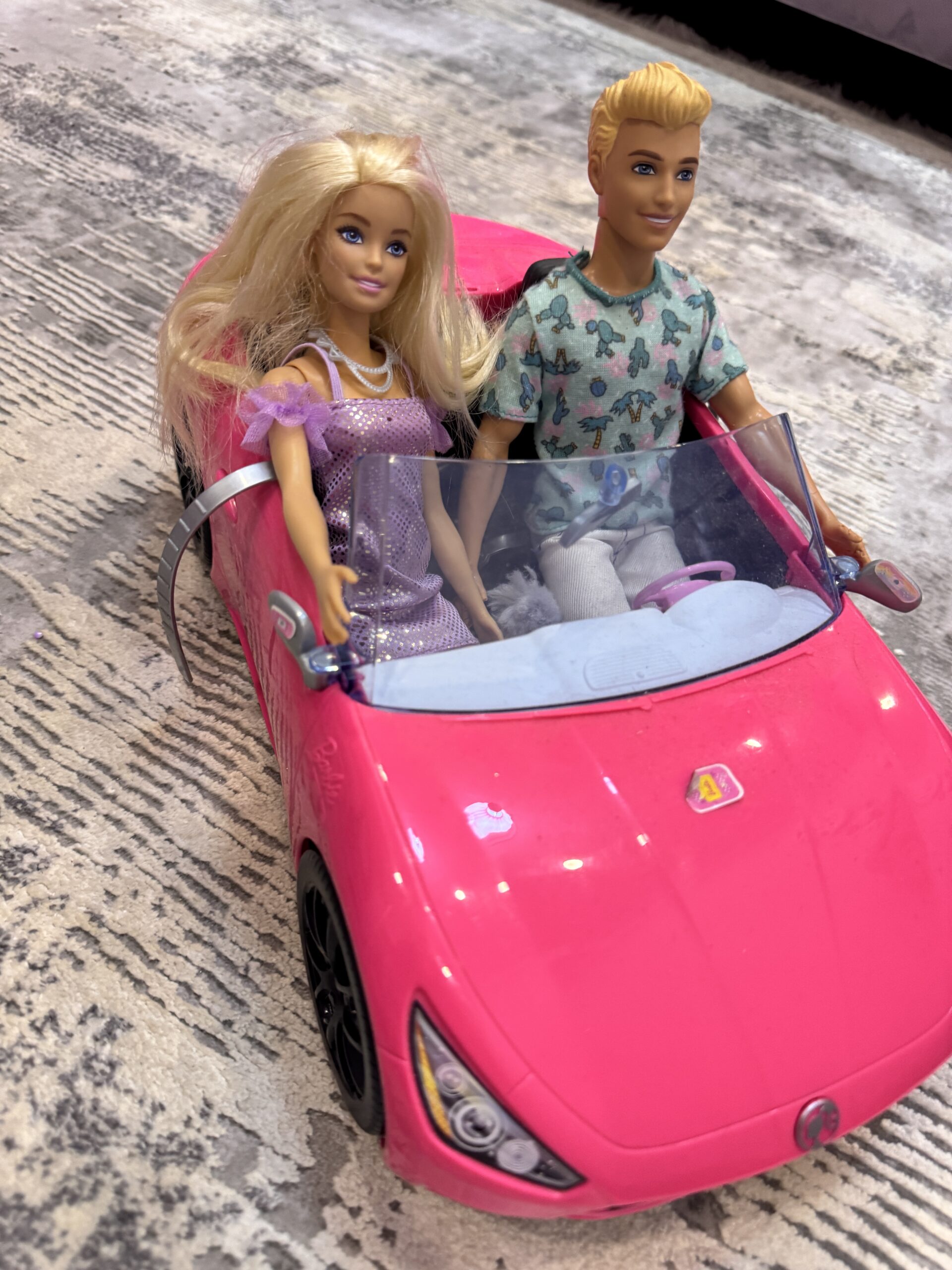 Casă Barbie originală – 3 etaje practic nouă