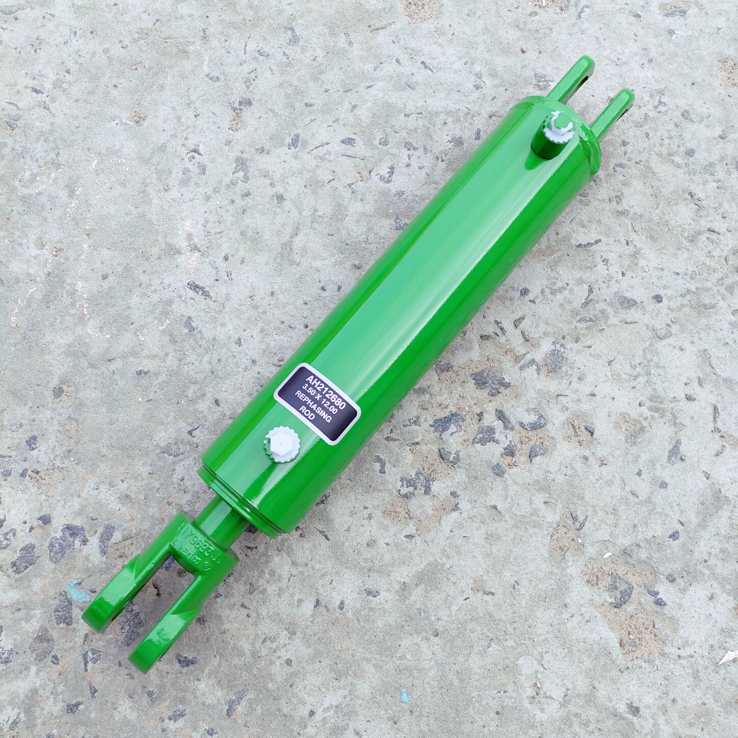 Продам цилиндр гидравлический на John Deere, CNH,