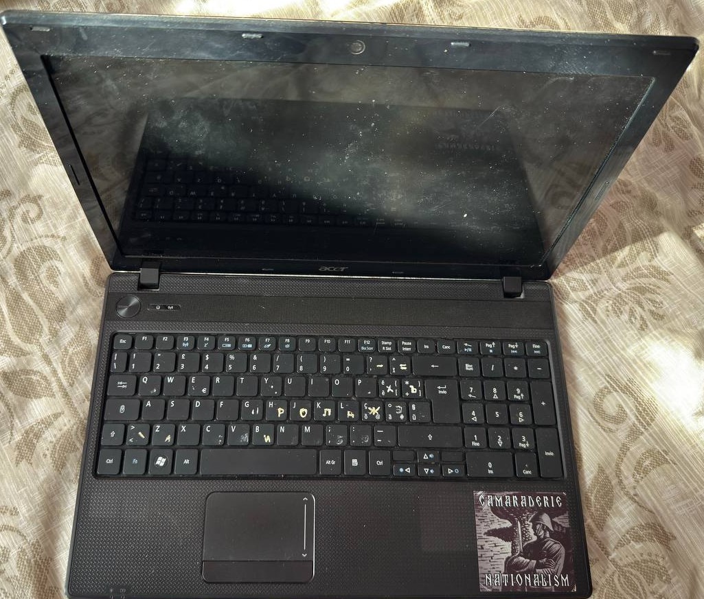 Vând 4 Laptopuri: Acer și asus (Modele variate)