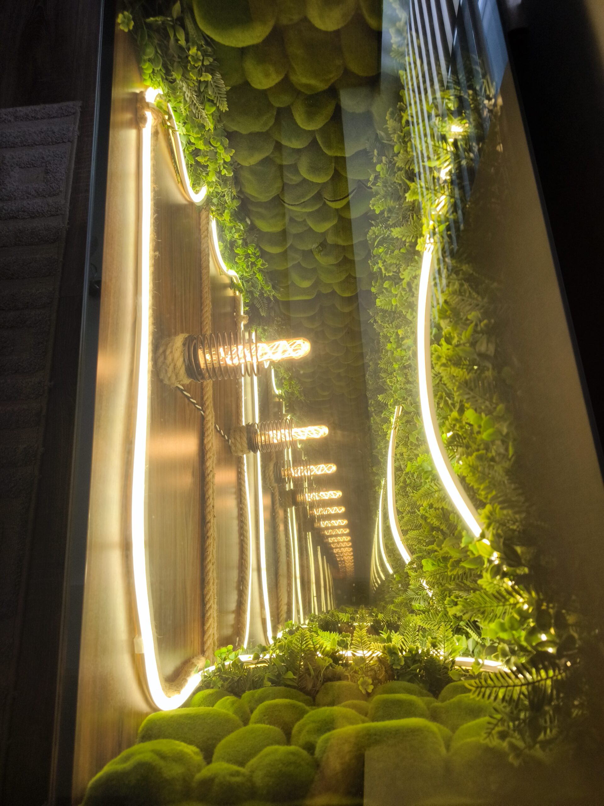 Masă LED cu efect Infinity Mirror