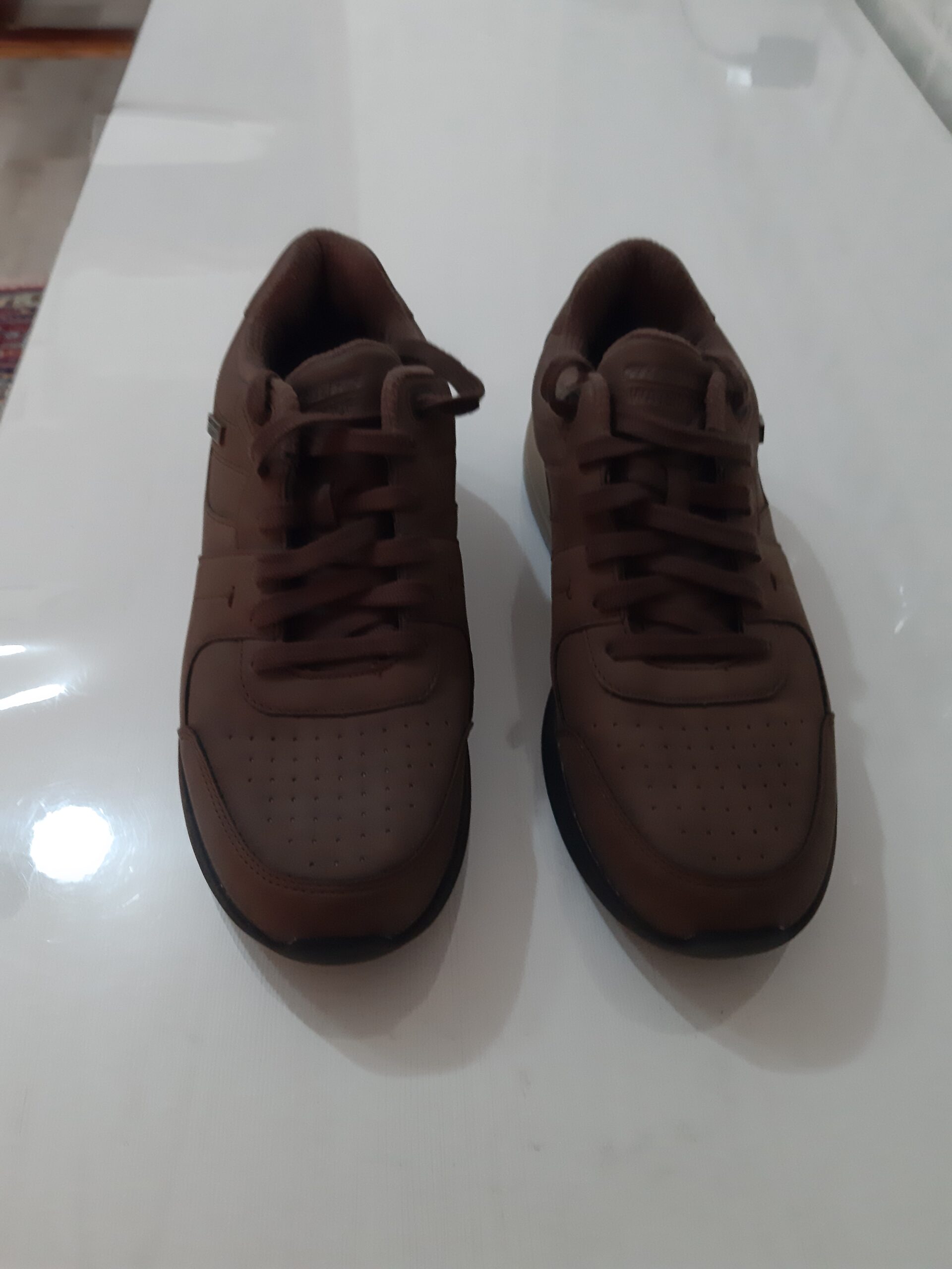 Продаются 2 пары кроссовок новые,Skechers