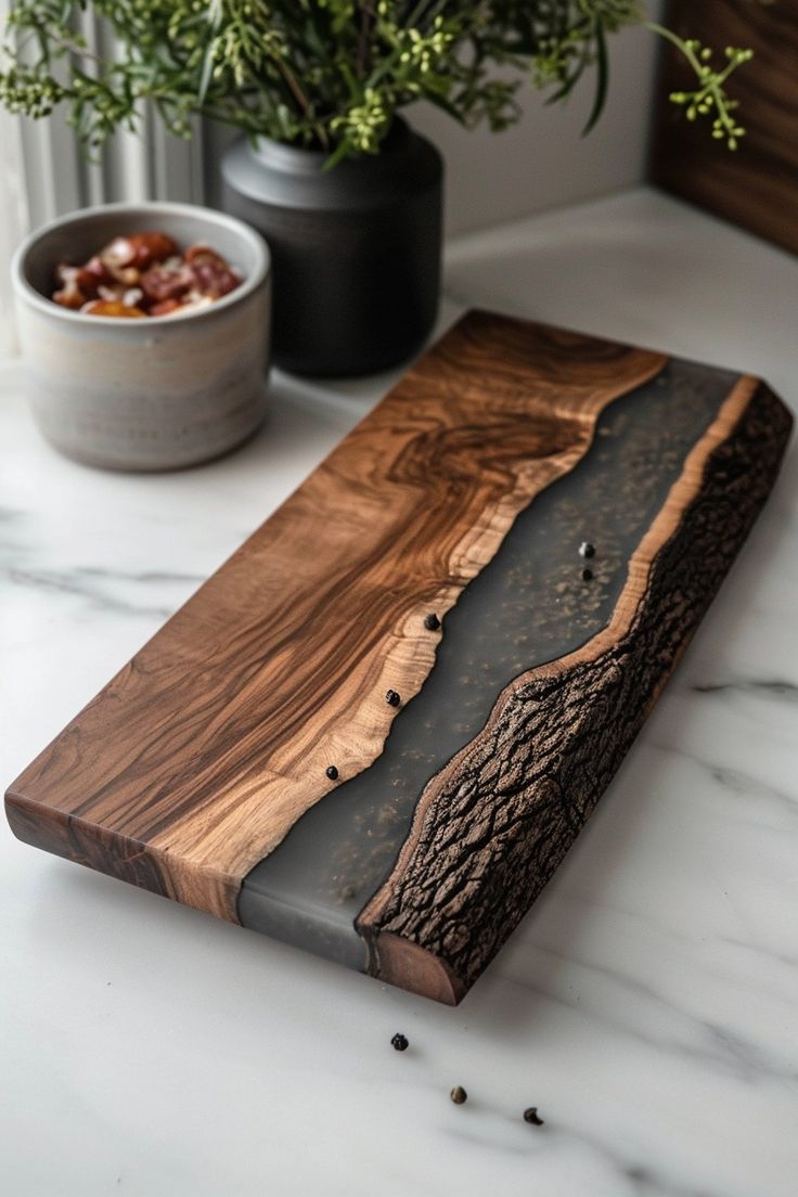 🌊 Platou din lemn masiv cu inserție de rășină epo