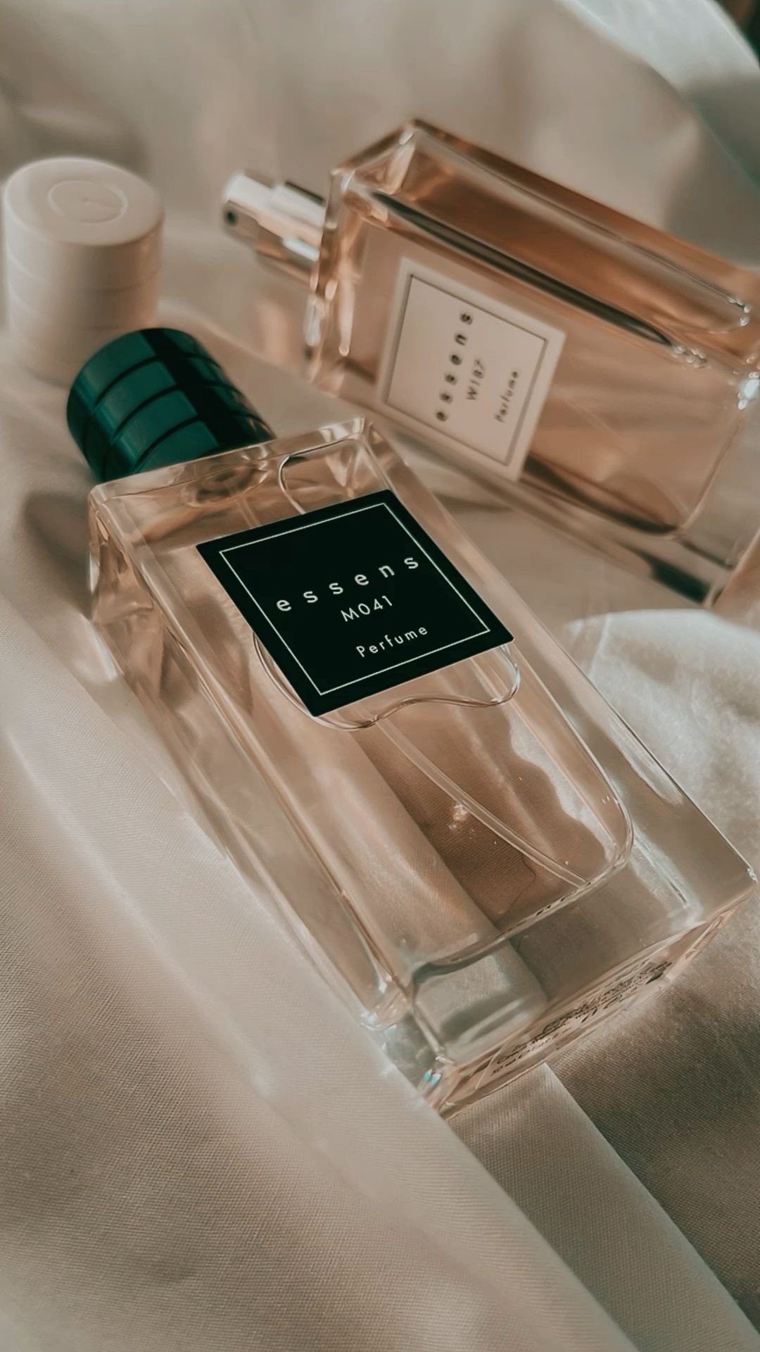 ESSENS – parfum inspirat de arome de lux.