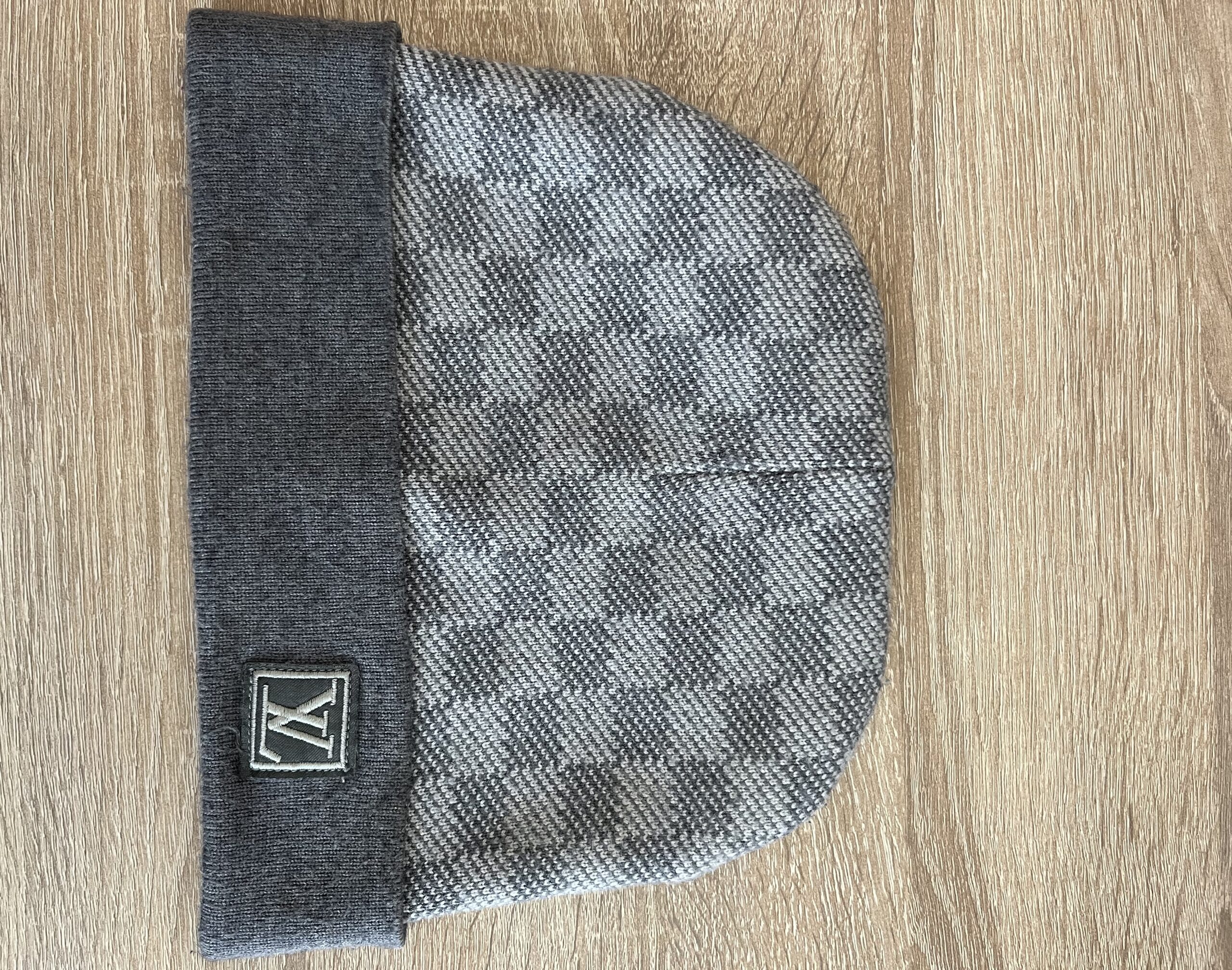 căciula louis vuitton