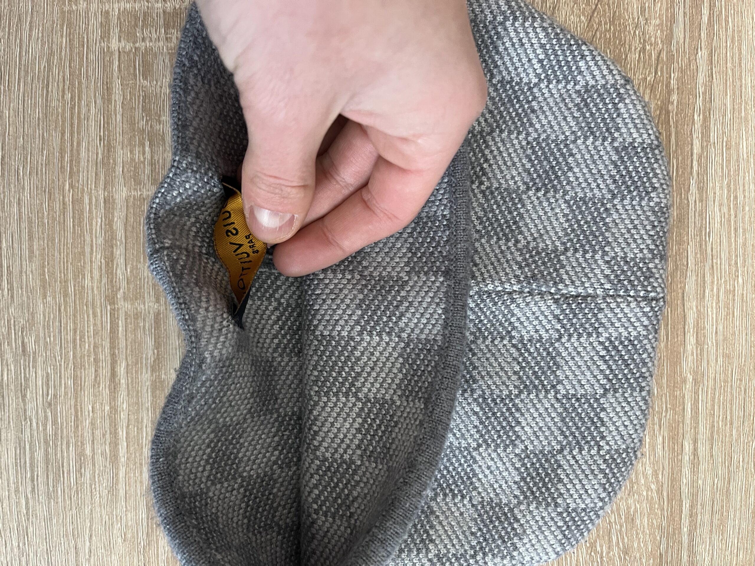 căciula louis vuitton