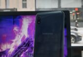 Samsung Galaxy A10 – stare foarte bună, preț corec