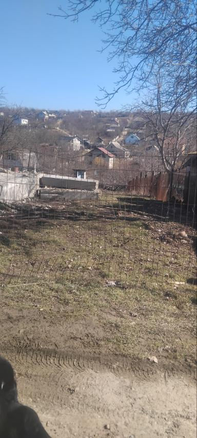 Продаём Дачный участок в пригороде 5 км от Кишинёв