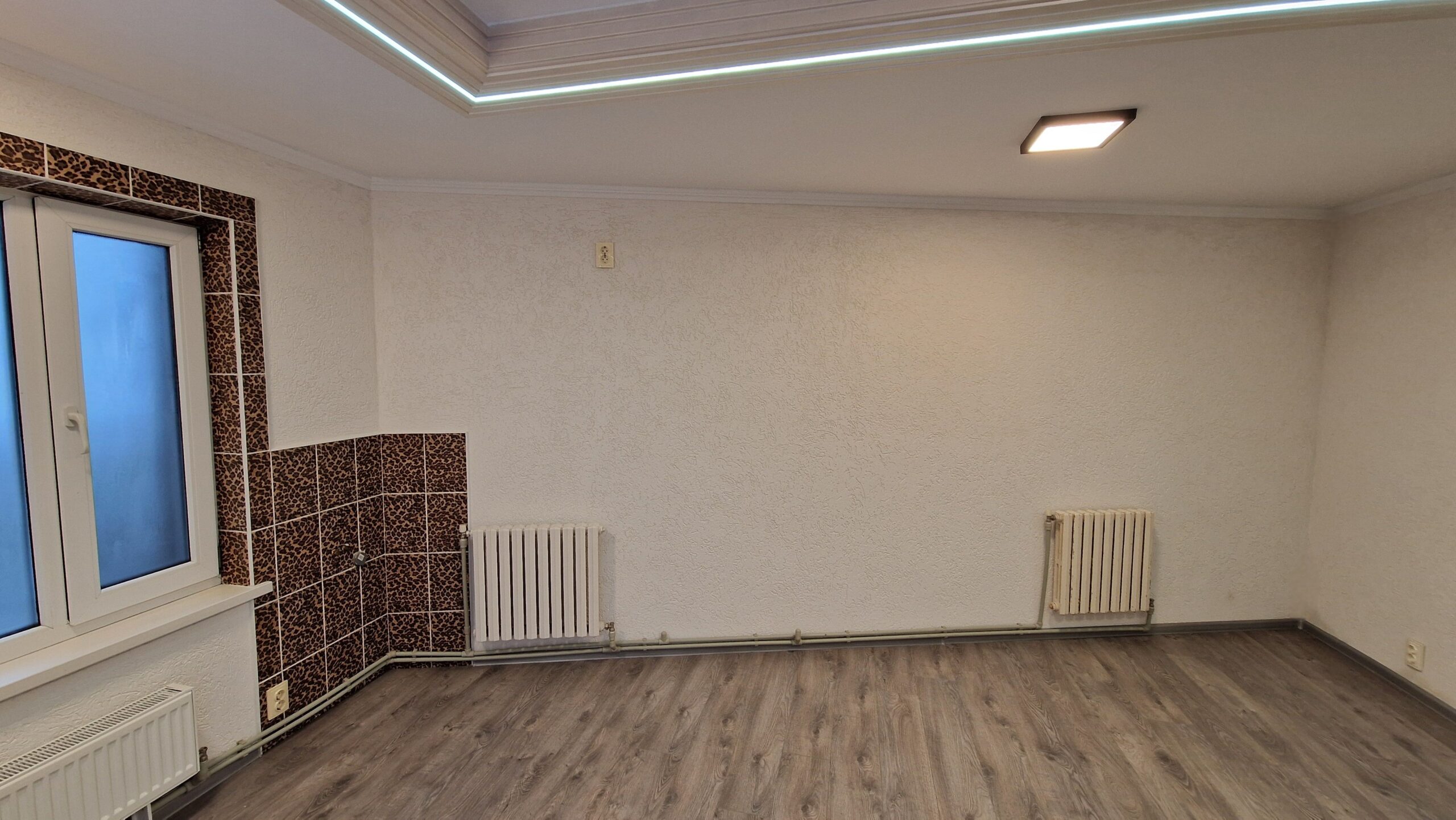 Spațiu 20 m² – salon/birou/servicii, prima linie,