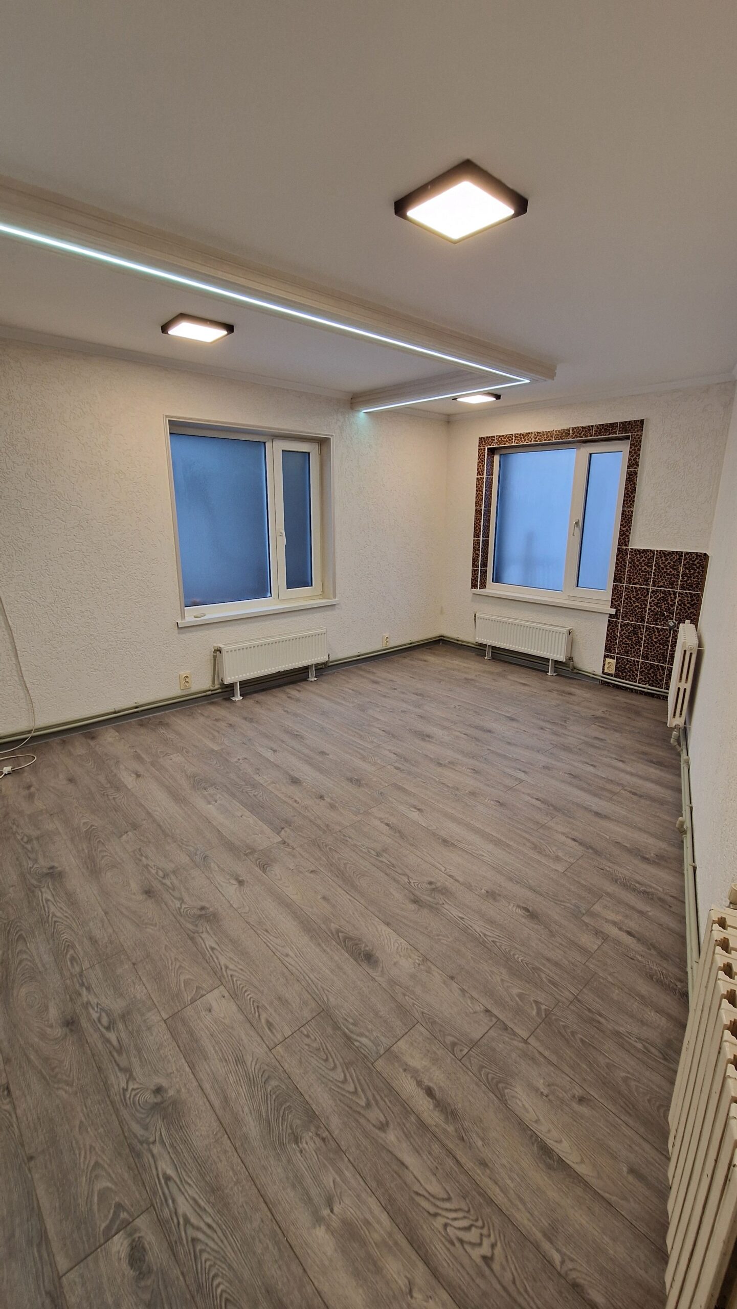 Spațiu 20 m² – salon/birou/servicii, prima linie,