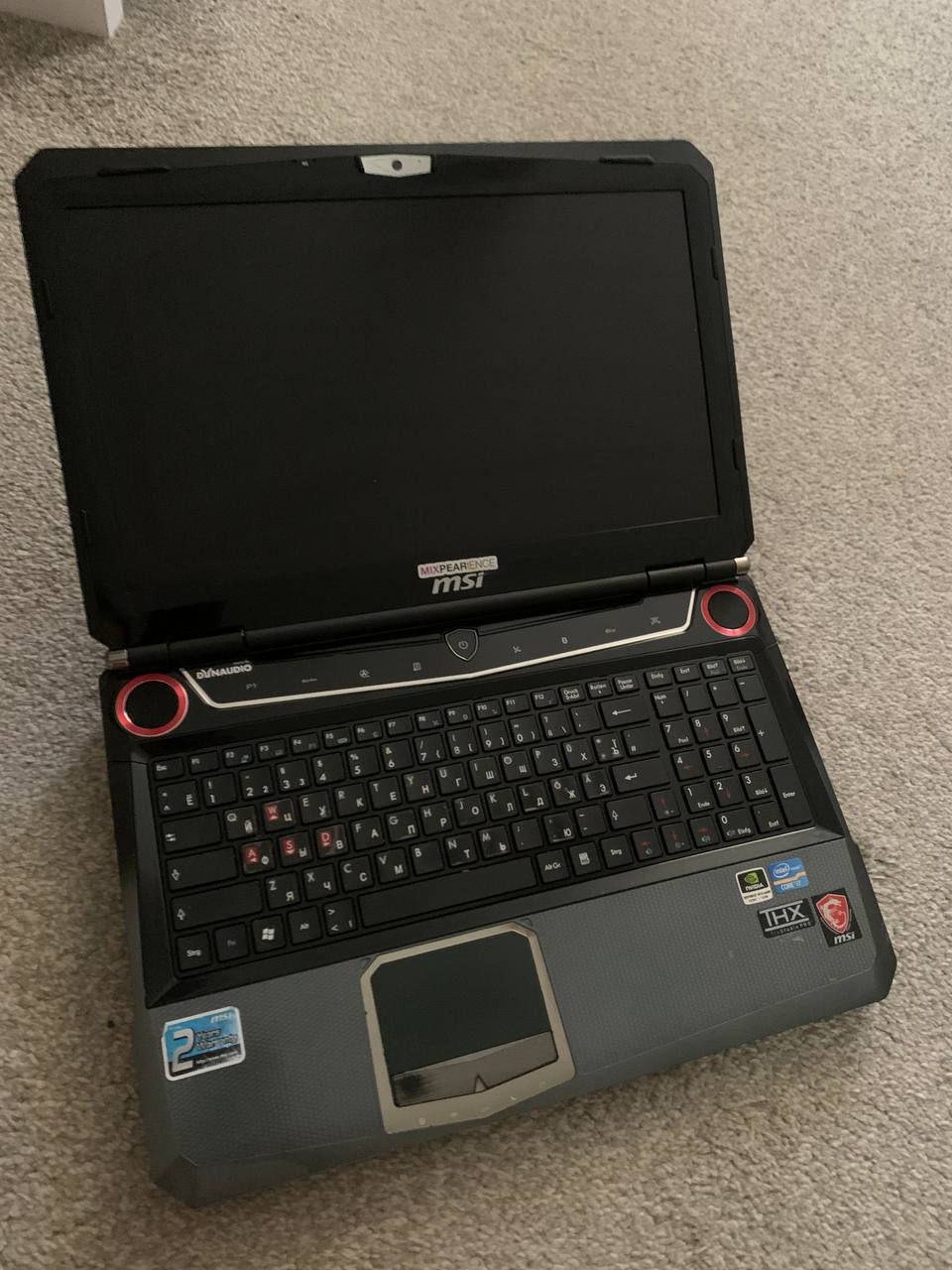 Телефон и ноутбук