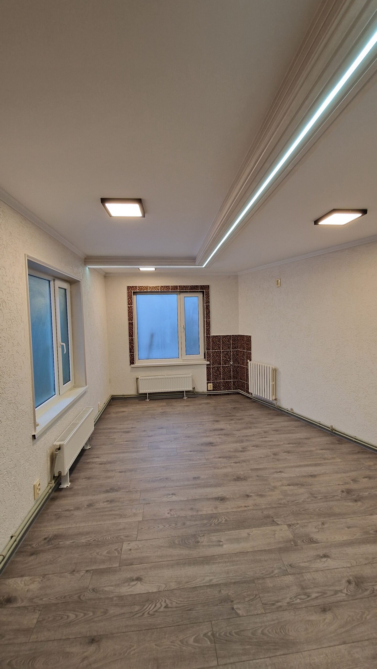 Spațiu 20 m² – salon/birou/servicii, prima linie,