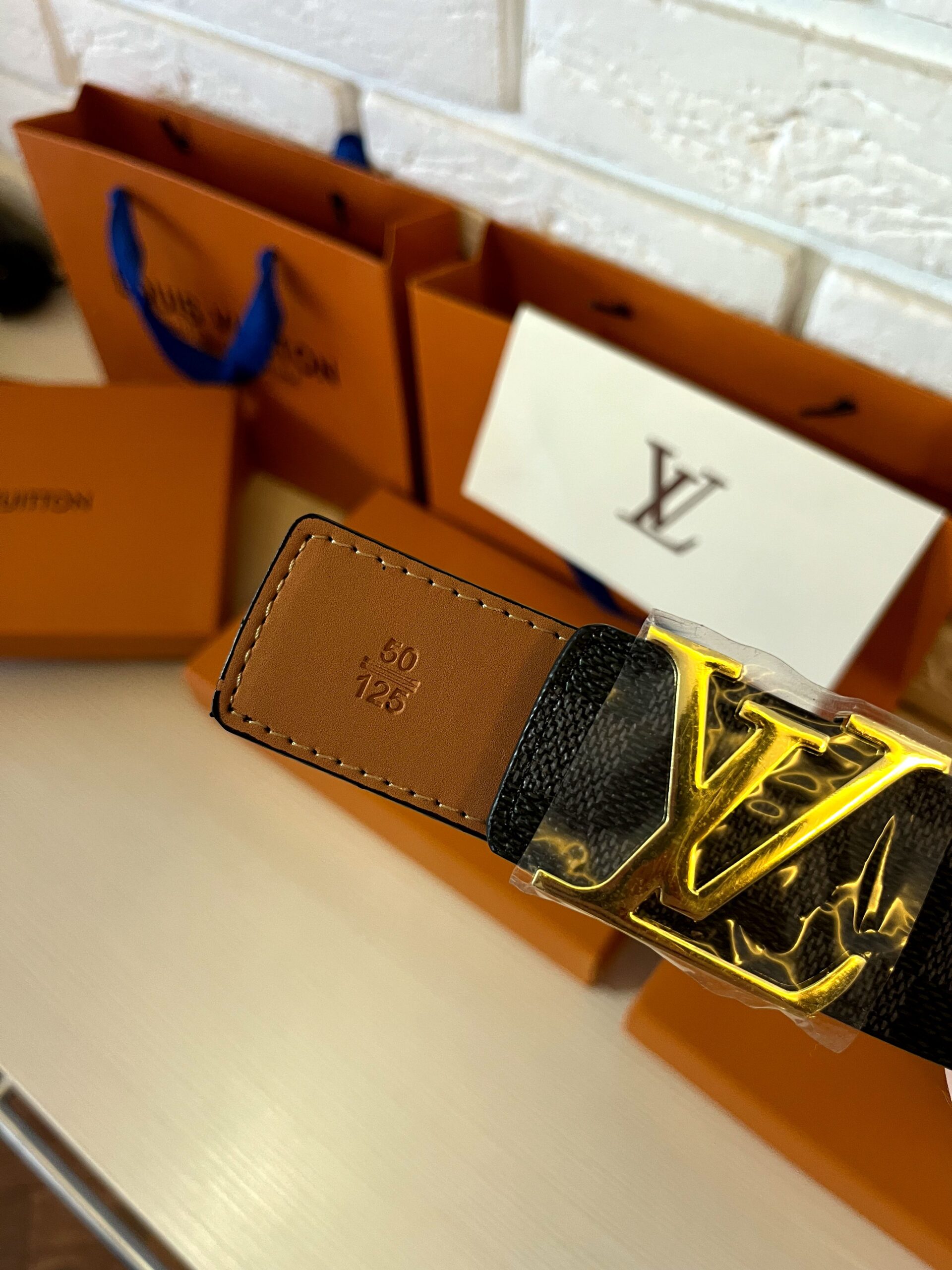 Новый набор Louis Vuitton кошелёк и ремень.