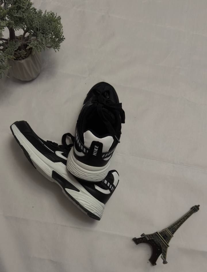 Кроссовки разных брендов новые по низким ценам