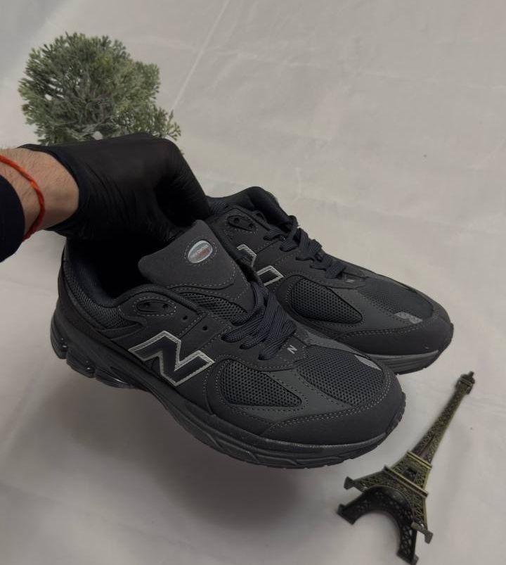 Кроссовки разных брендов новые по низким ценам