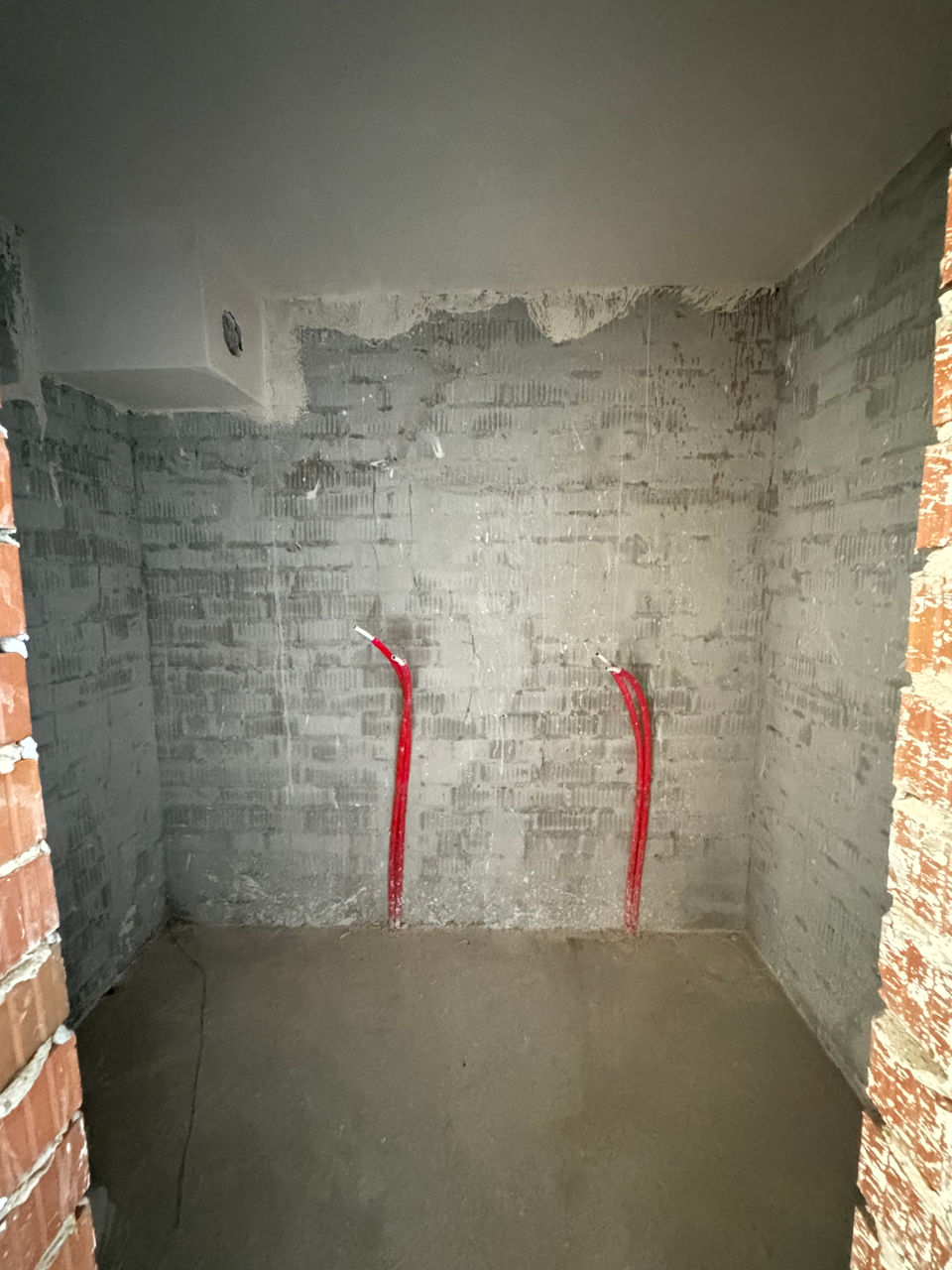 Apartament cu 3 camere, bloc nou, variantă albă