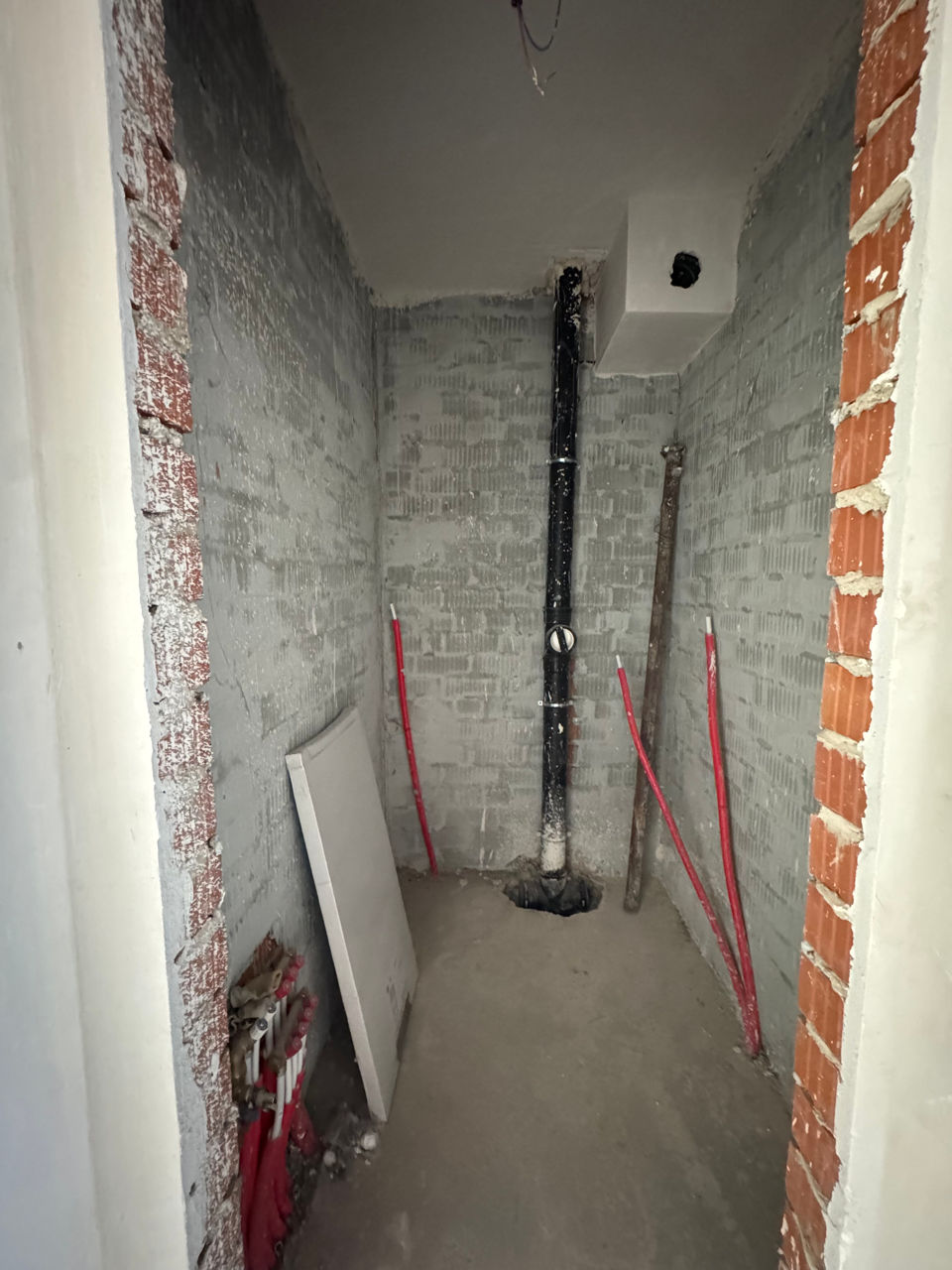 Apartament cu 3 camere, bloc nou, variantă albă