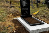 Monumente din granit de la producător
