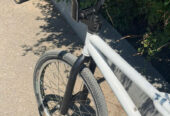 Vând bicicletă BMX urgent