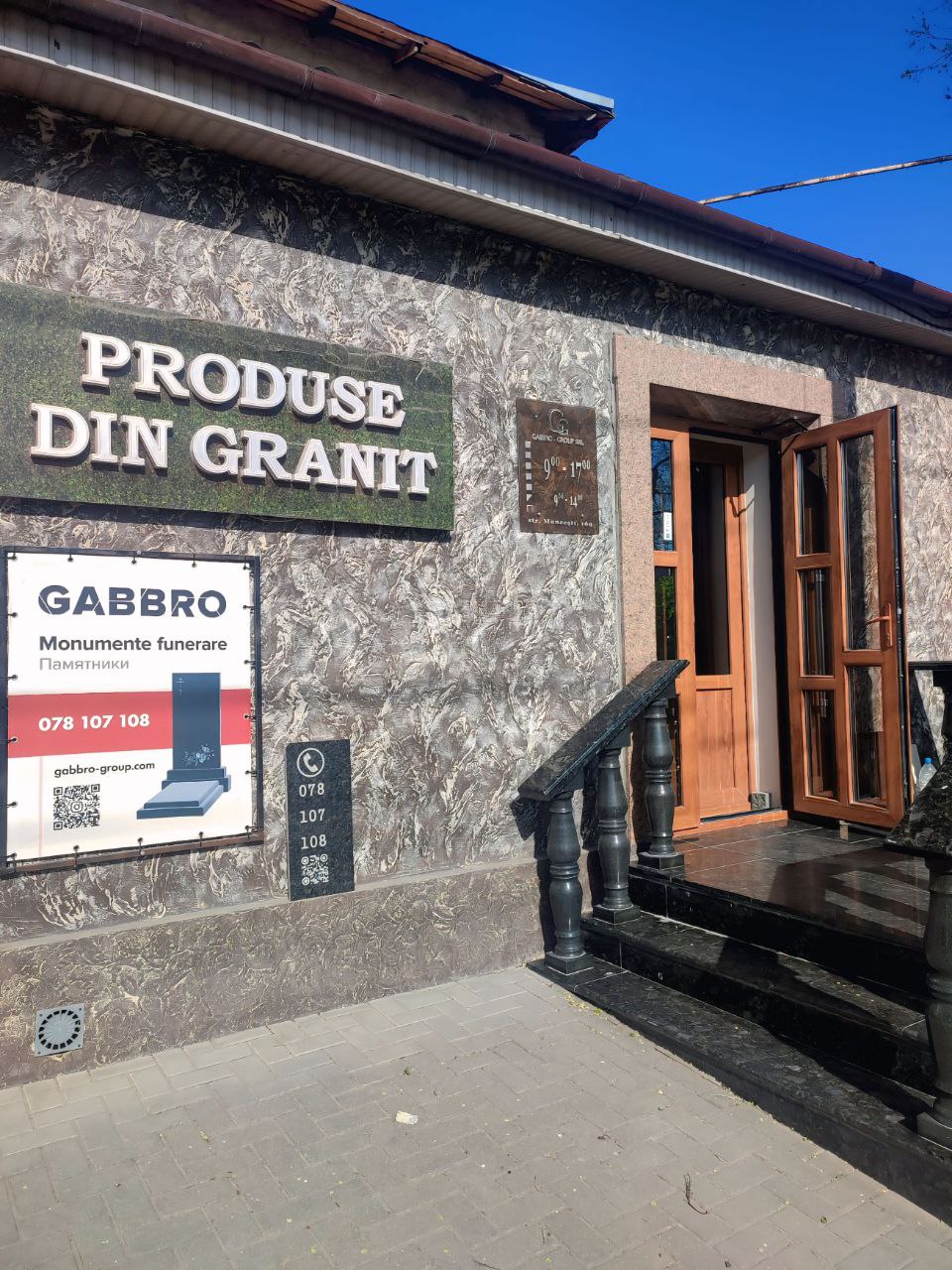 Monumente din granit de la producător