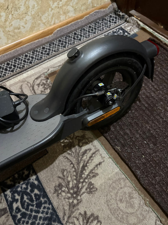 Продам Электросамокат Xiaomi Electric Scooter 1S