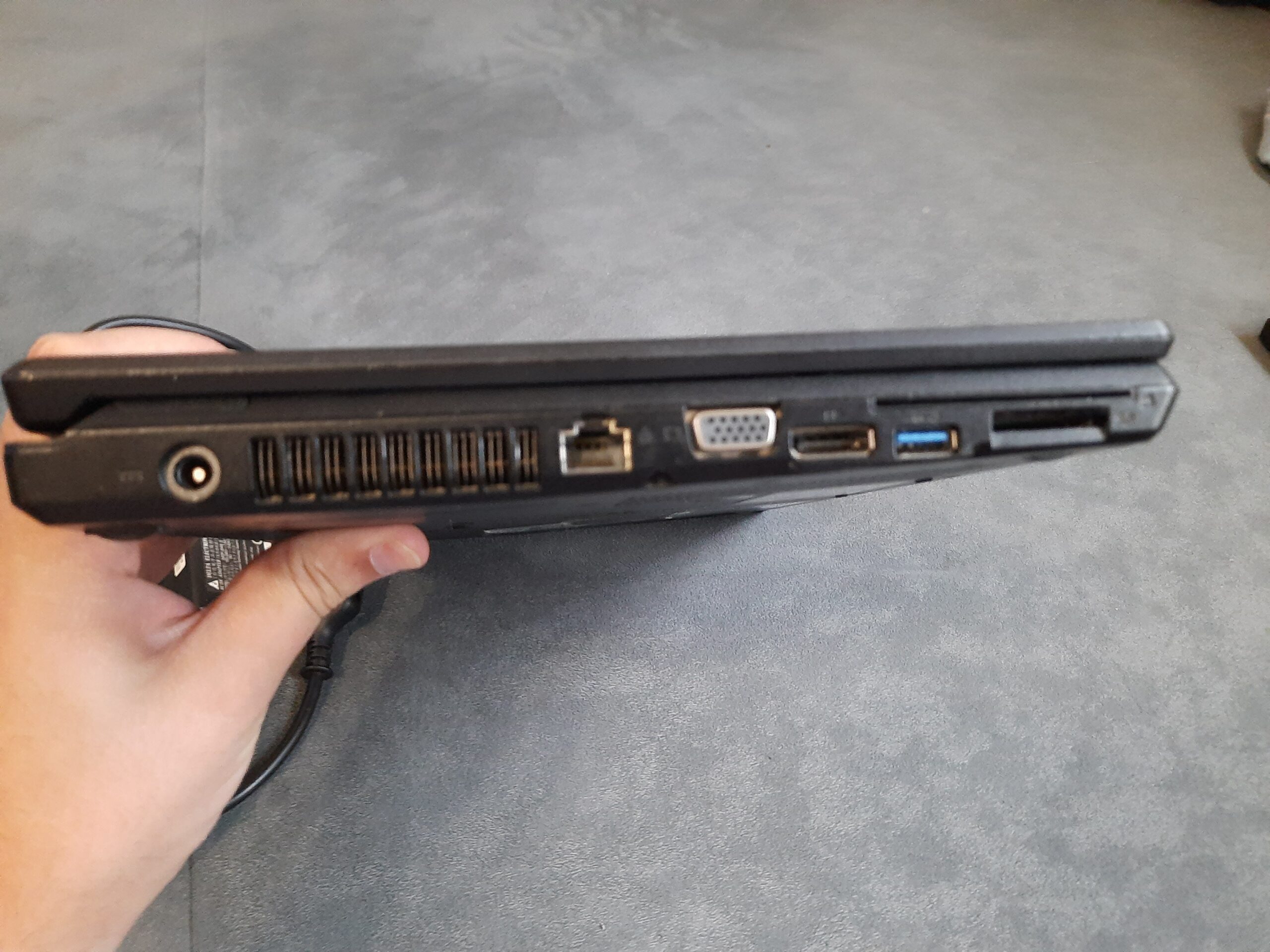 Fujitsu lifebook e547