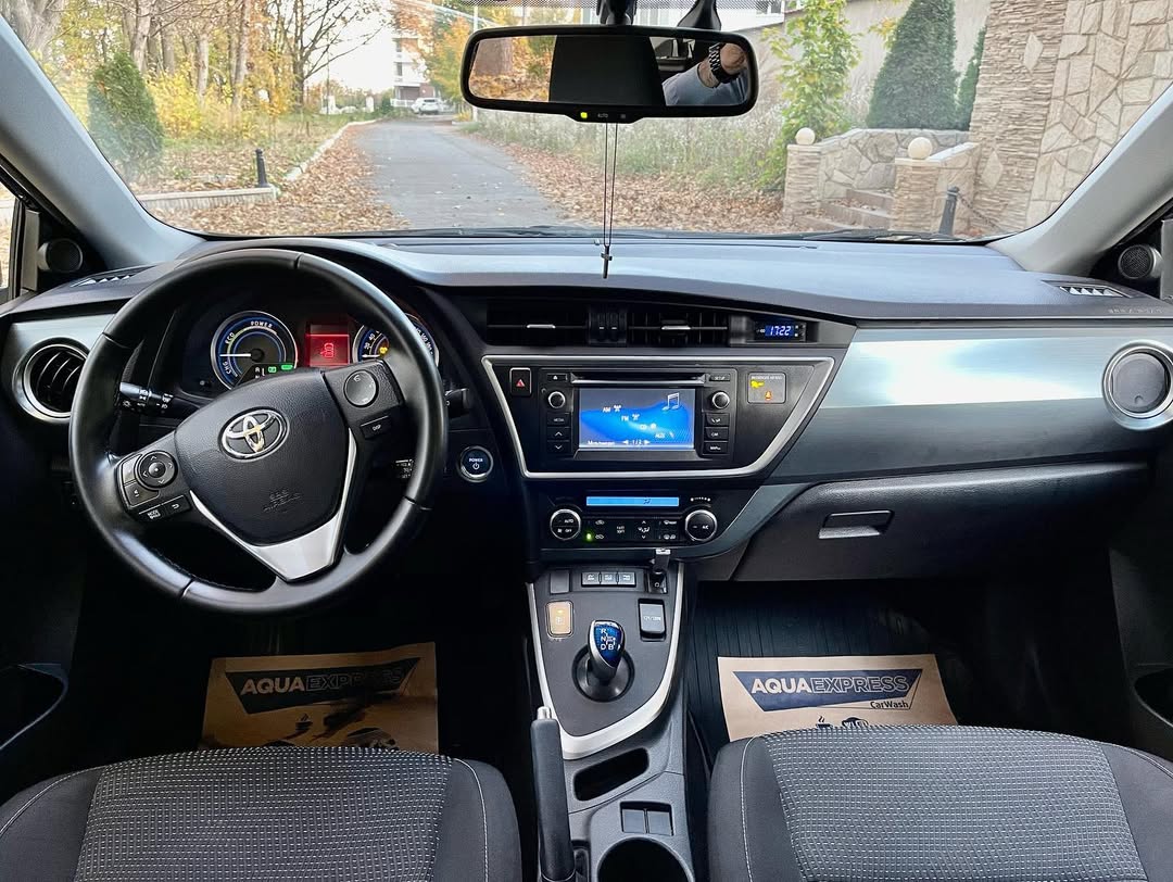 Chirie Auto – Toyota Auris 2014