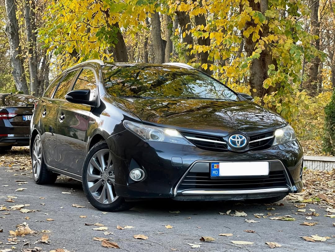 Chirie Auto – Toyota Auris 2014