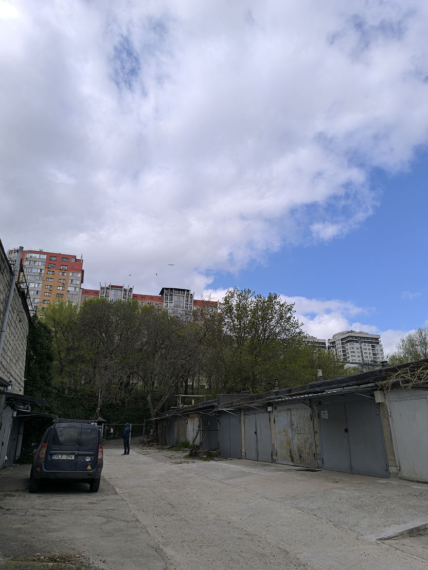 Продаётся гараж-бокс с подвалом, Кишинёв