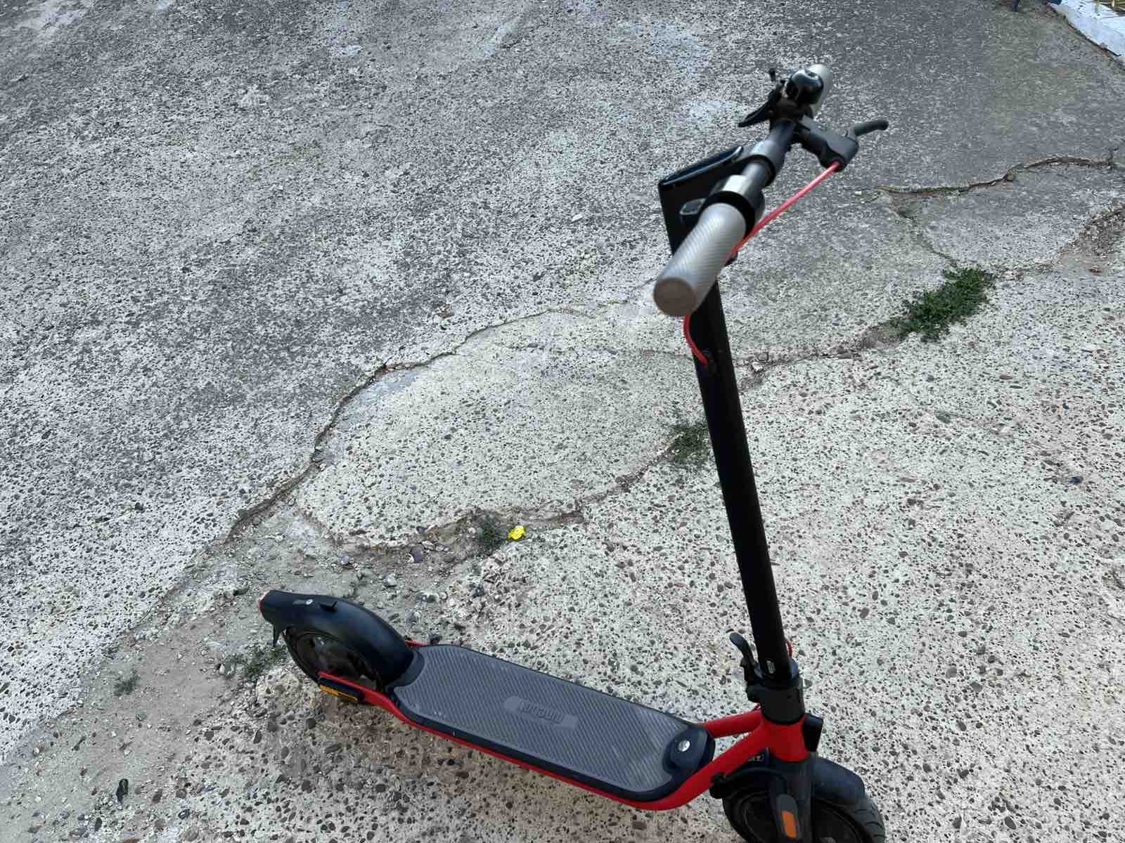 Продаю электросамокат Segway Ninebot KickScooter D