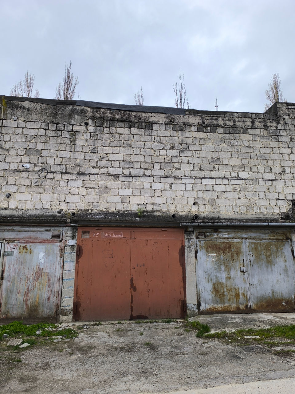 Продаётся гараж-бокс с подвалом, Кишинёв