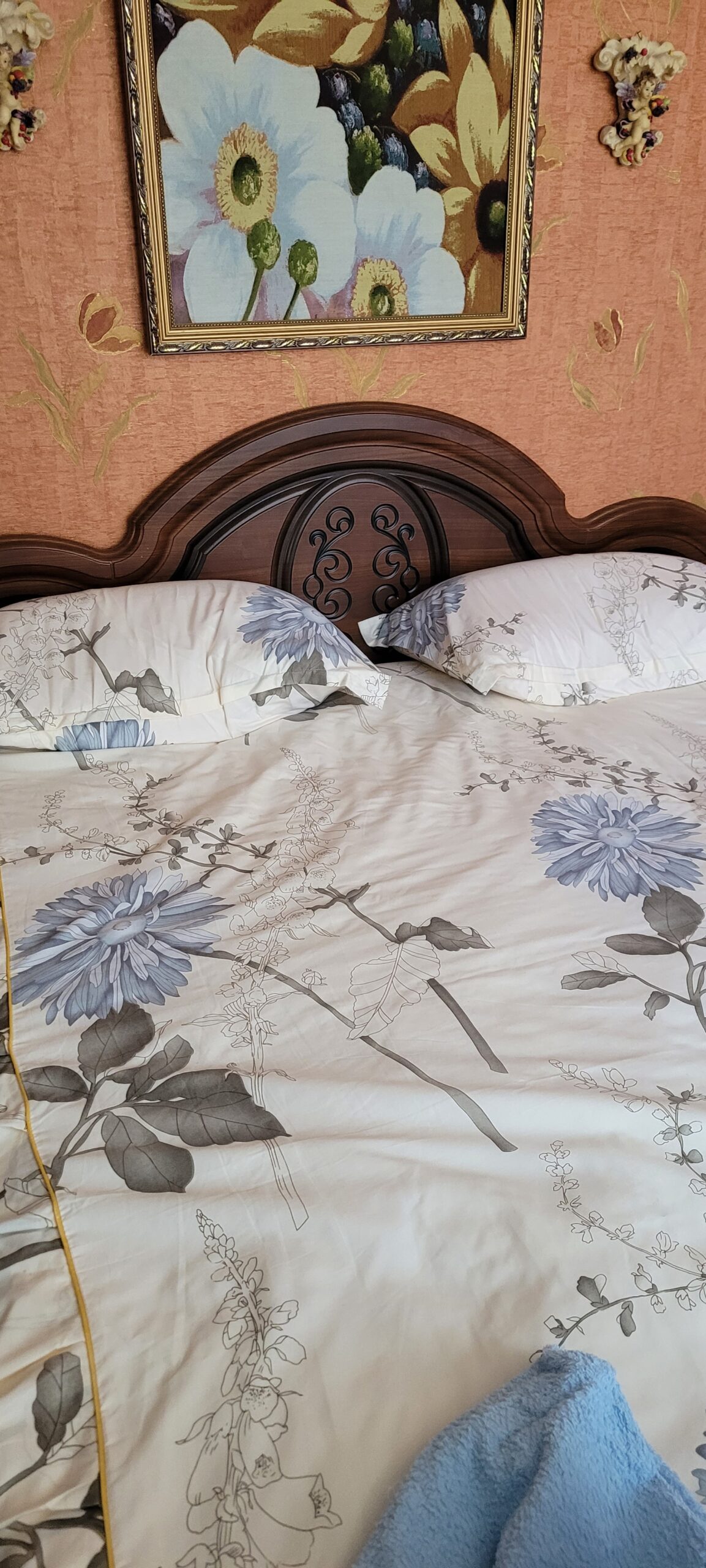 Продам спальный гарнитур