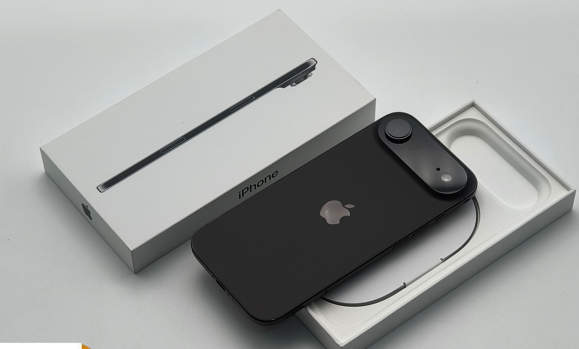Apple iPhone 17 Pro Max, iPhone 17 Pro, iPhone 17
