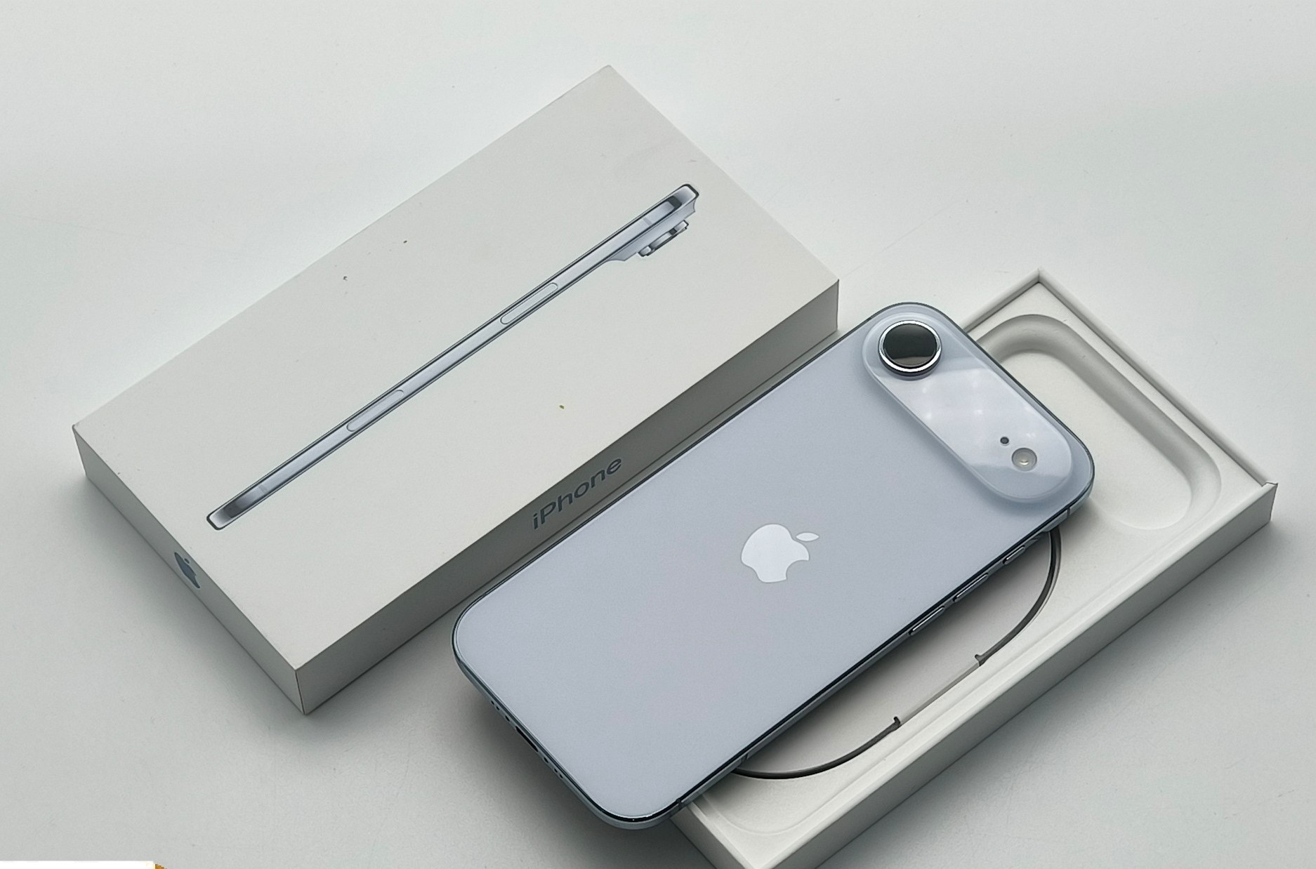 Apple iPhone 17 Pro Max, iPhone 17 Pro, iPhone 17