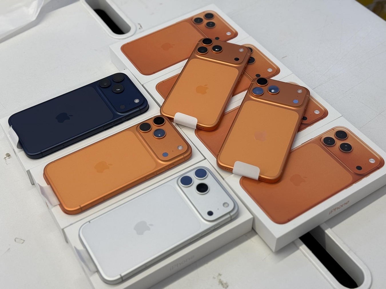 Apple iPhone 17 Pro Max, iPhone 17 Pro, iPhone Air
