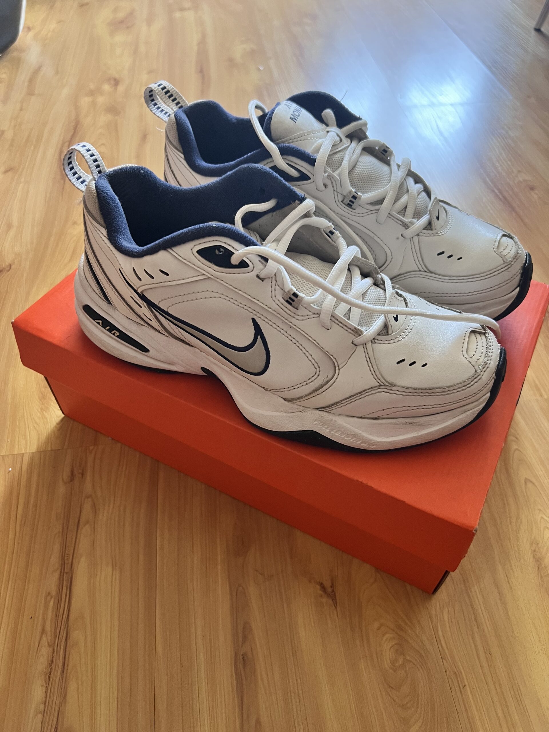 Кроссовки Nike Air Monarch IV White/Navy (Размер 4