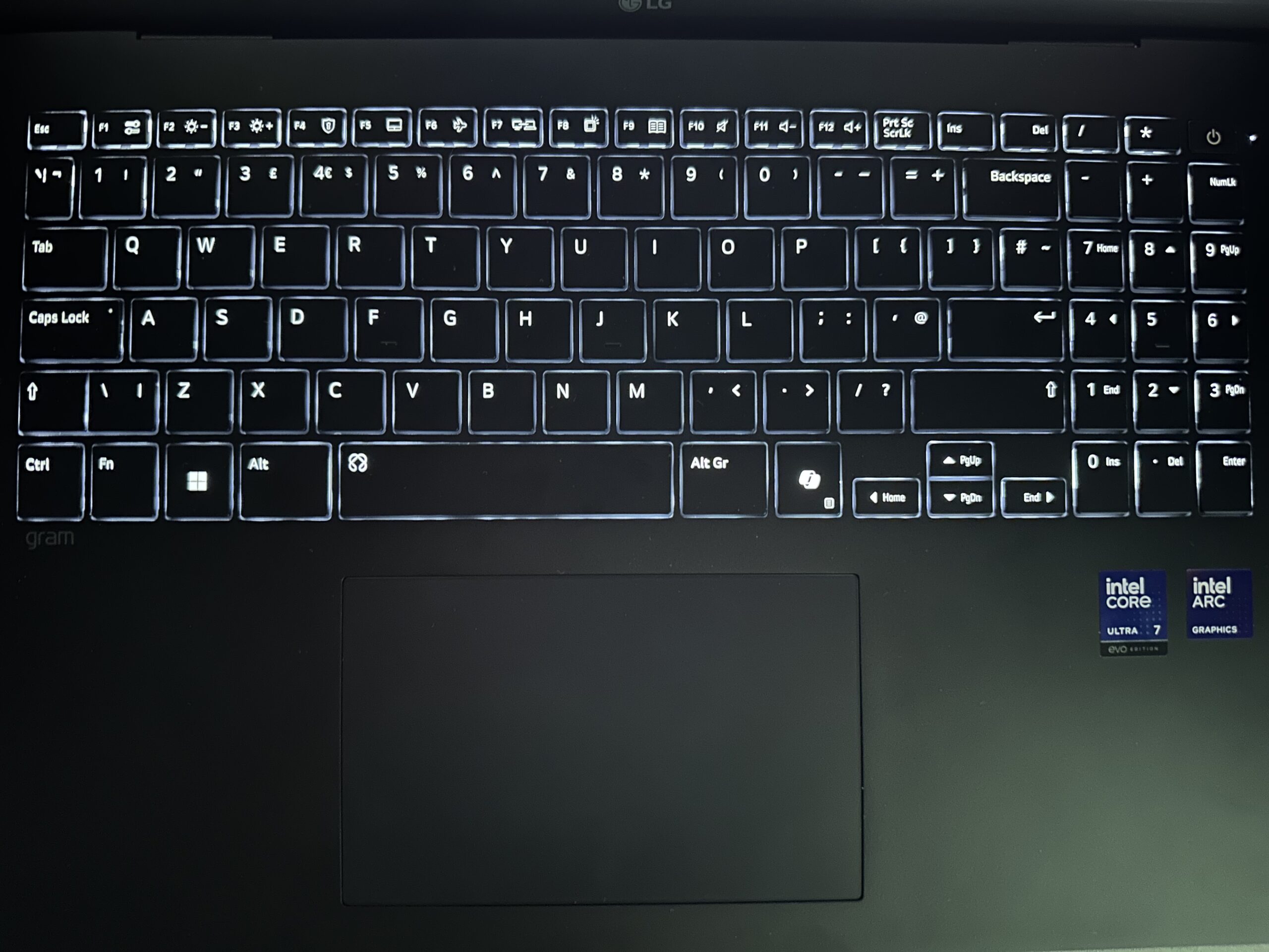 LG Gram 16 — Intel Core Ultra 7 (256V)