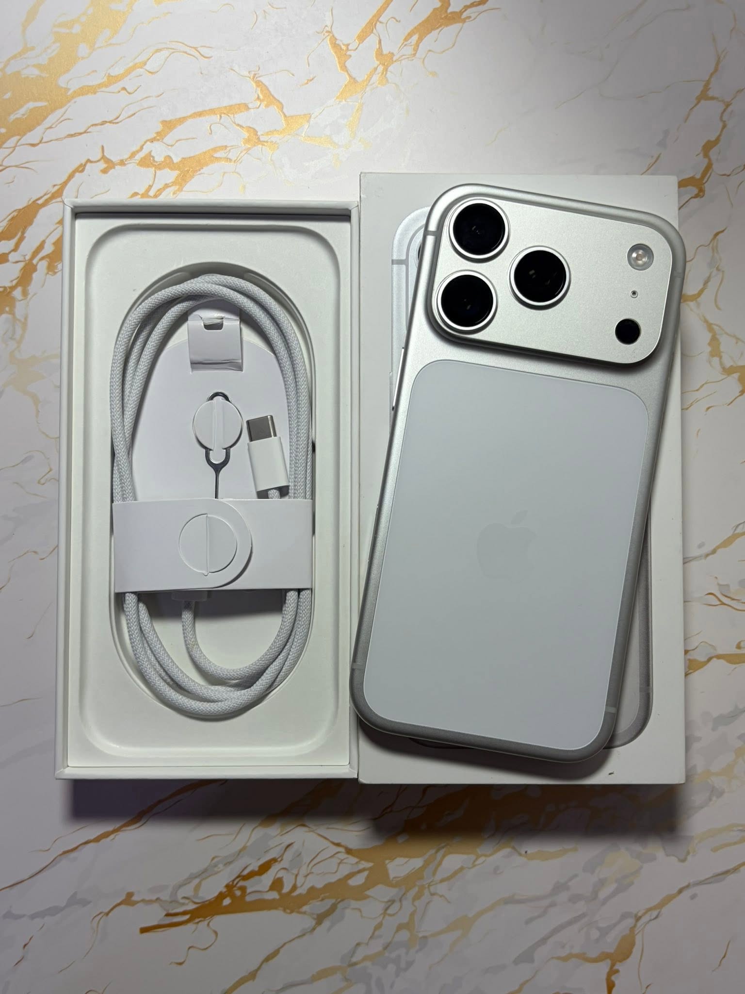 Apple iPhone 17 Pro Max, iPhone 17 Pro, iPhone Air