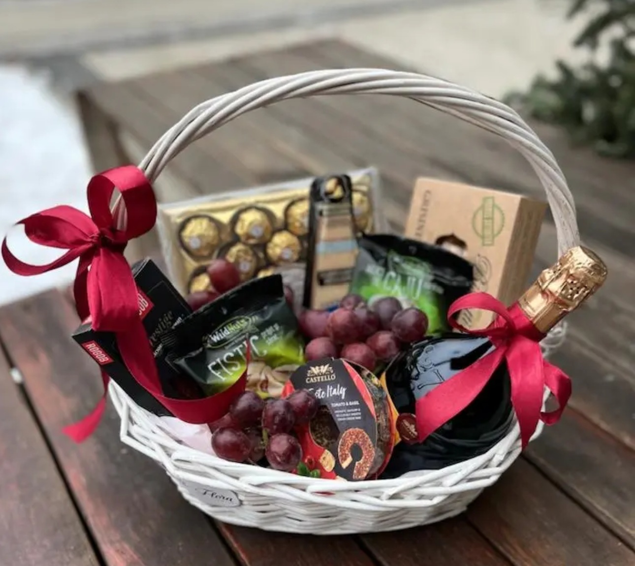 Aranjamente florale și cadouri