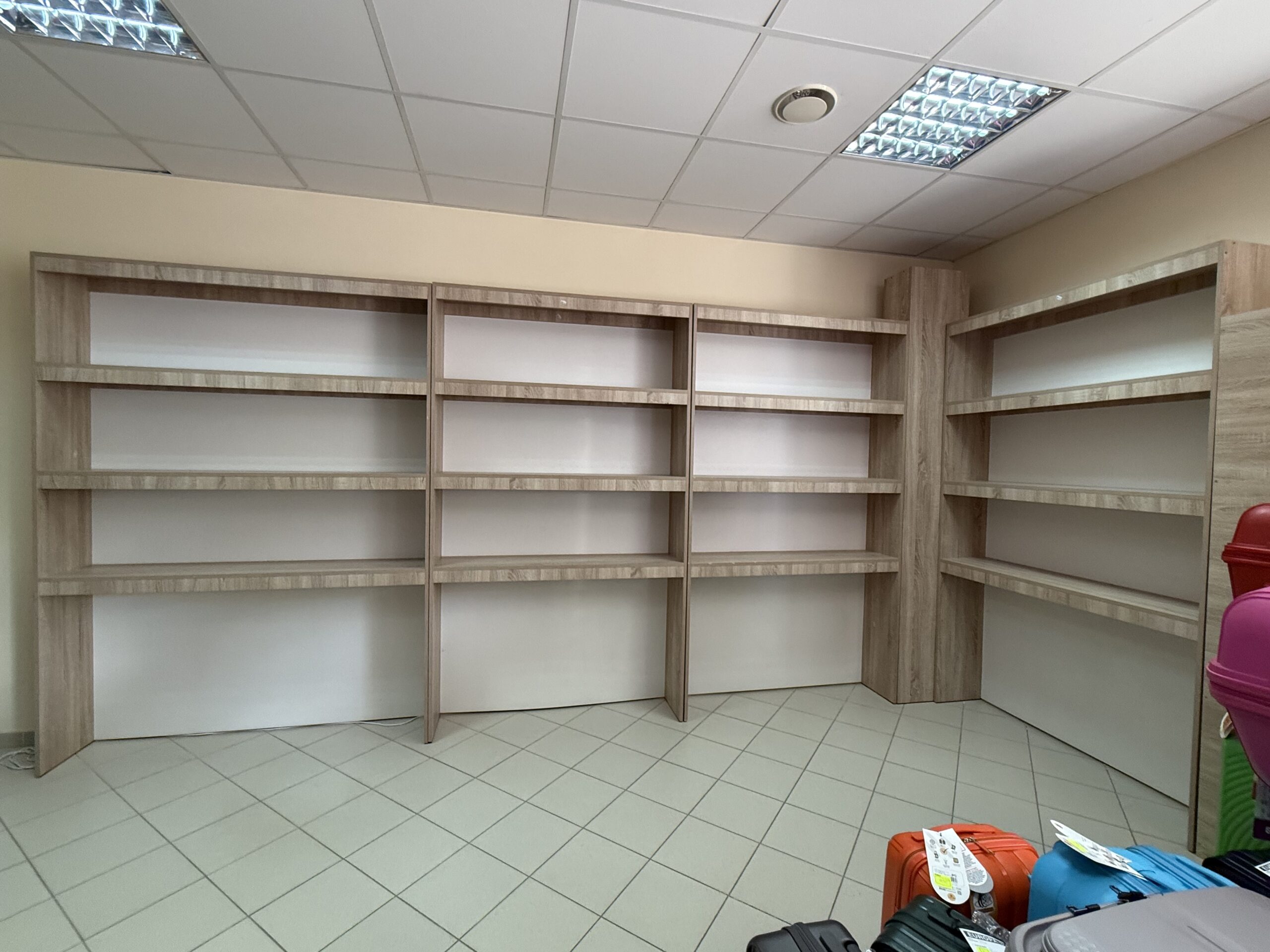 Срочно продаются стеллажи. Состояние как новые