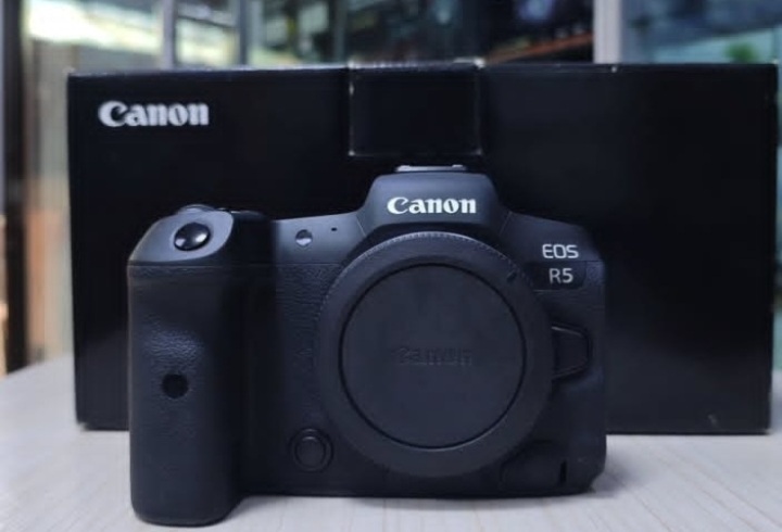 Canon EOS R5 Mark II Camera for sales