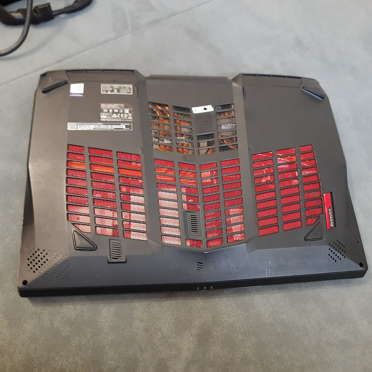 MSI GT75 Titan i7-9750H RTX 2080