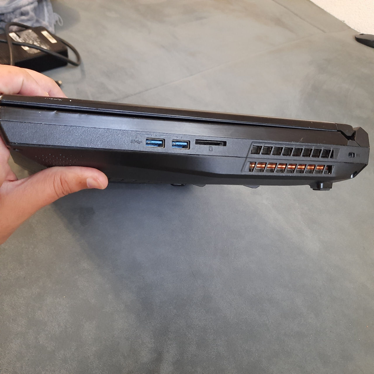 MSI GT75 Titan i7-9750H RTX 2080