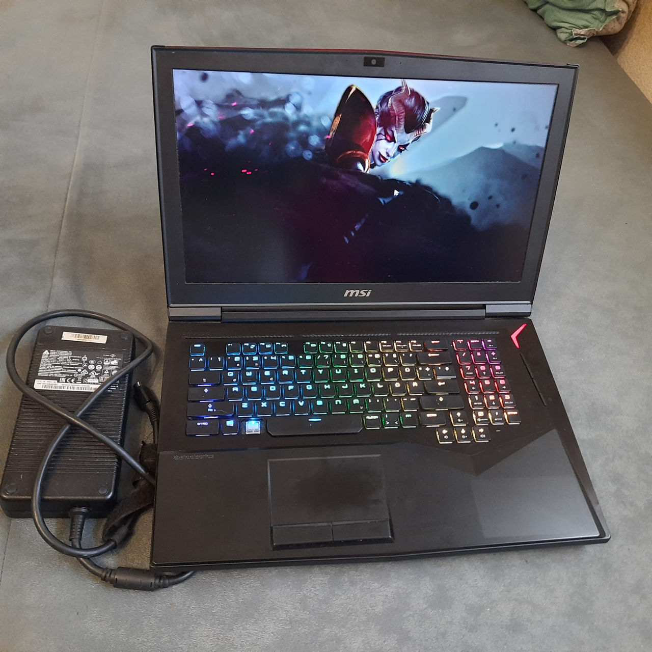 MSI GT75 Titan i7-9750H RTX 2080