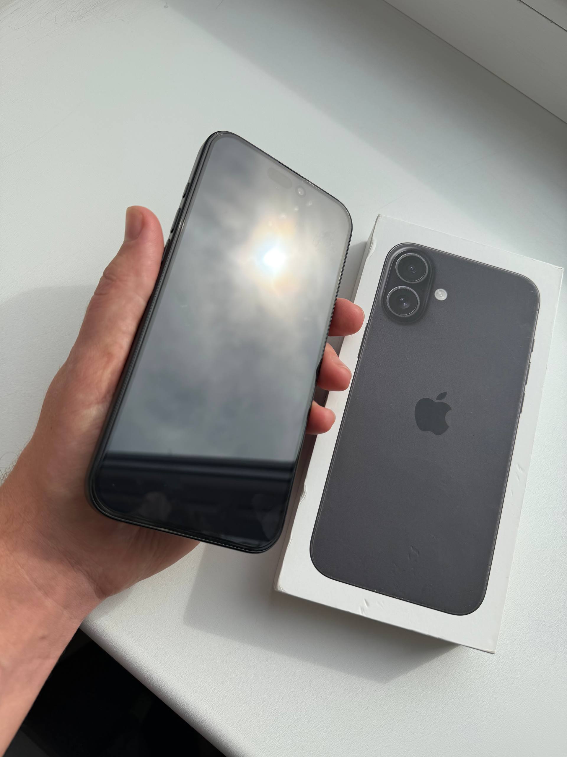 Vând iPhone 16 Plus, 128GB, culoare neagră, în sta