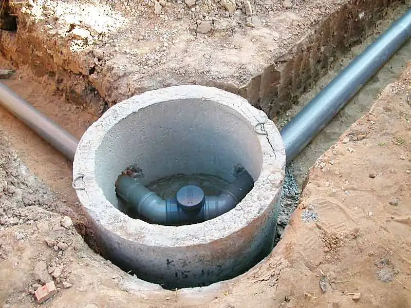 Săpăm canalizări, fose septice, tranșee