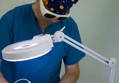 Lazernoe-udalenie-rodinok-Viorel-Lenkautsan-Lazermed