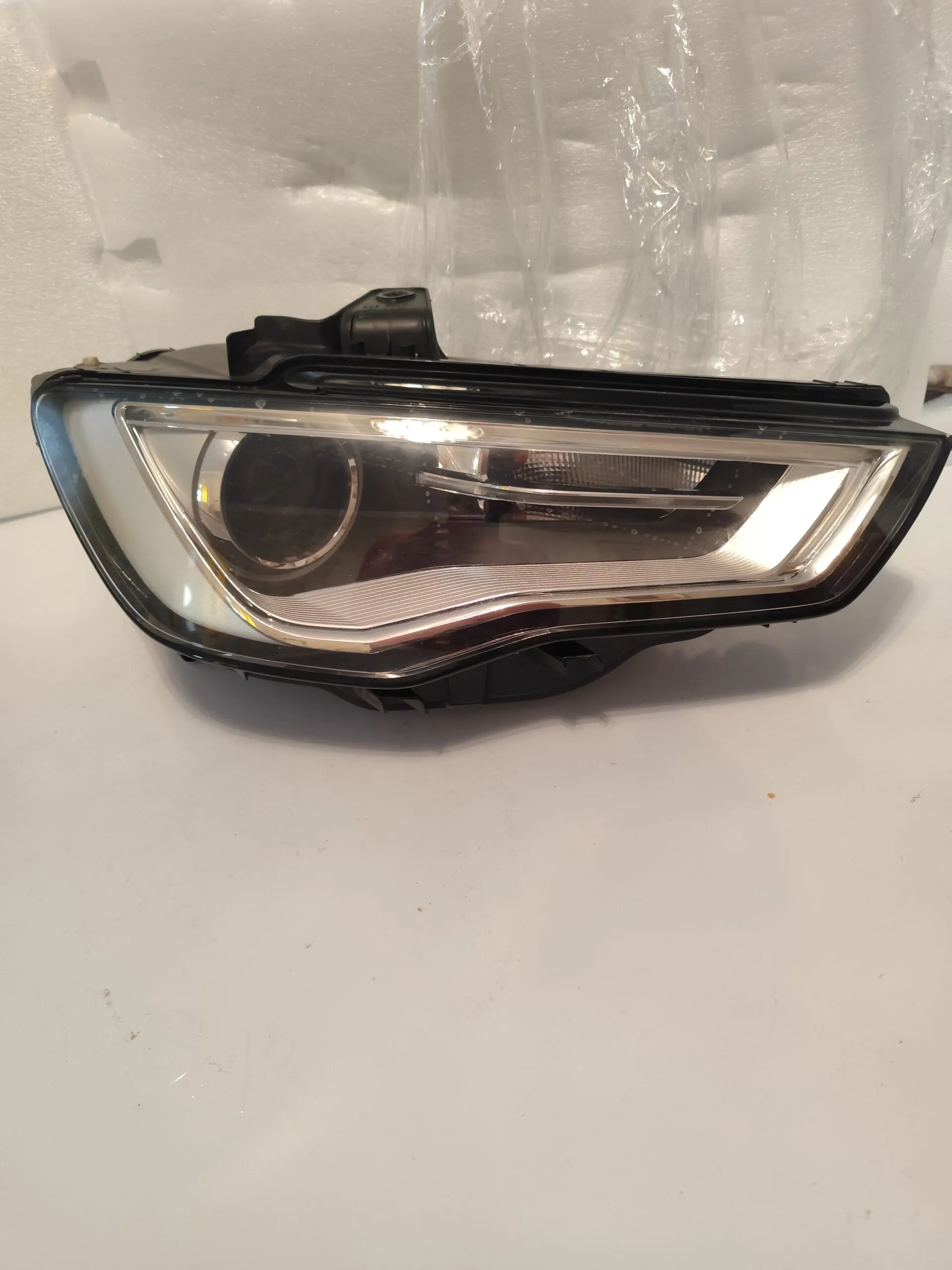 Фара на Audi A3